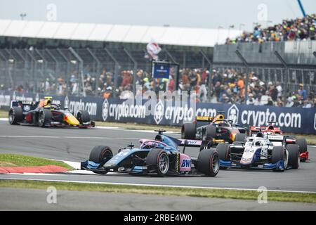 14 DOOHAN Jack (aus), Uni-Virtuosi Racing, Dallara F2, action 24 MAINI Kush (ind), Campos Racing, Dallara F2, action lors de la 8e manche du Championnat FIA de Formule 2 2023 du 7 au 9 juillet 2023 sur le circuit de Silverstone, à Silverstone, Royaume-Uni Banque D'Images