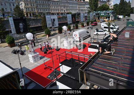 Karlovy Vary, République tchèque. 09 juillet 2023. Enlèvement des décors et des bâtiments du festival après la fin du 57e Festival international du film de Karlovy Vary, le 9 juillet 2023. Crédit : Slavomir Kubes/CTK photo/Alamy Live News Banque D'Images