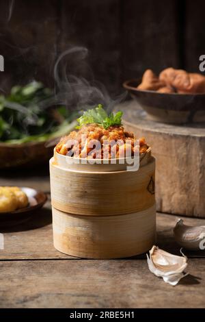 Poudre de riz cuit à la vapeur et intestins de porc Banque D'Images