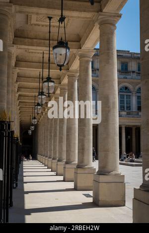 La Cour d'honneur, Palais-Royal, ancien palais royal français situé rue Saint-Honoré dans le 1e arrondissement, Paris, France Banque D'Images