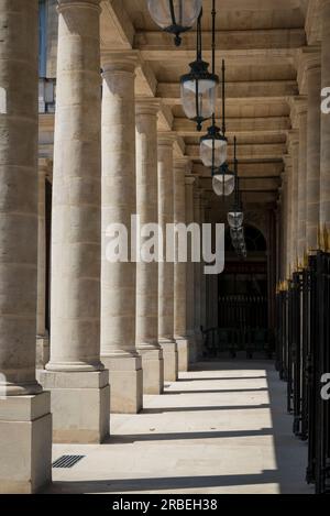 La Cour d'honneur, Palais-Royal, ancien palais royal français situé rue Saint-Honoré dans le 1e arrondissement, Paris, France Banque D'Images