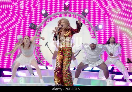 Becky Hill se produisant sur la scène principale du Trnsmt Festival au Glasgow Green à Glasgow. Date de la photo : dimanche 9 juillet 2023. Voir PA Story SHOWBIZ Trnsmt. Le crédit photo devrait se lire : Lesley Martin/PA Wire Banque D'Images