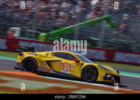 Monza, Italie. 09 juillet 2023. La CORVETTE #33 (USA), Chevrolet Corvette C8.R, Nicky Catsburg (NLD), Ben Keating (USA), Nicolas Varrone (ARG) lors du FIA WEC - 6 heures de Monza - Championnat du monde d'Endurance à Autodromo di Monza le 9 juillet 2023 à Monza, Italie. Crédit : Luca Rossini/E-Mage/Alamy Live News Banque D'Images