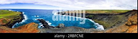 Vue panoramique sur la plage de sable vert sur la rive sud de la grande île Banque D'Images