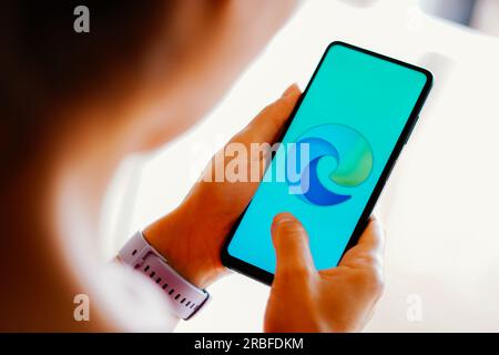 Brésil. 9 juillet 2023. Sur cette photo, le logo Microsoft Edge s'affiche sur l'écran d'un smartphone. (Image de crédit : © Rafael Henrique/SOPA Images via ZUMA Press Wire) USAGE ÉDITORIAL SEULEMENT! Non destiné à UN USAGE commercial ! Banque D'Images