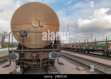 wagon-citerne sur les voies ferrées dans le port de hambourg Banque D'Images