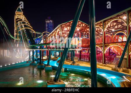 Leti's Treasure Water Ride la nuit. Coney Island, Brooklyn, New York, États-Unis Banque D'Images