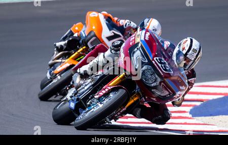 08 2023 juillet Monterey, CA, U.S.A Jeremy McWilliams sort du tour 5 lors de la Mission Foods MotoAmerica King of the Baggers Q2 au WeatherTech Raceway Laguna Seca Monterey, CA Thurma Banque D'Images