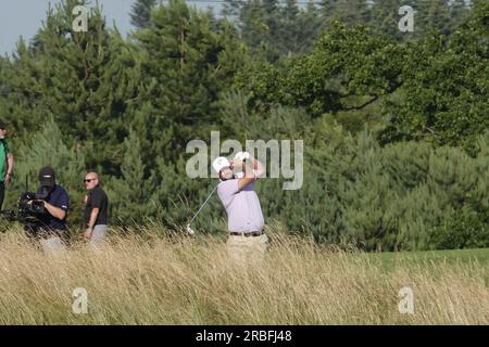 St. Albans, Hertfordshire, Royaume-Uni. 9 juillet 2023. Marc Leishmann joue deuxième avant la 18e place alors que Cam Smith remporte le LIV Golf London au Centurion Golf Club après un putt manqué sur 18 Credit : Motofoto/Alamy Live News Banque D'Images