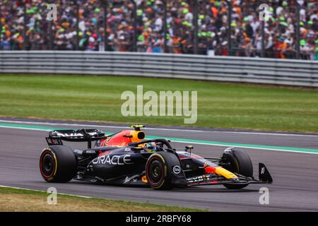 11 PEREZ Sergio (mex), Red Bull Racing RB19, action lors du Grand Prix de Grande-Bretagne de Formule 1 Aramco 2023, 10e manche du Championnat du monde de Formule 1 2023 du 7 au 9 juillet 2023 sur le circuit de Silverstone, à Silverstone, Royaume-Uni Banque D'Images