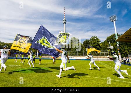 Ligue européenne de football, ELF/ match : Paris Mousquetaires à Stuttgart Surge en juillet. 09. 2023 , dans le Gazi Stadium , Stuttgart , Allemagne Einlauf Stuttgart Surge Banque D'Images