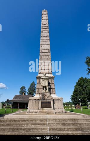 Point Pleasant, Virginie-Occidentale - 10 septembre 2021 : monument de la bataille de point Pleasant dans le parc d'État Tu-Endie-Wei Banque D'Images