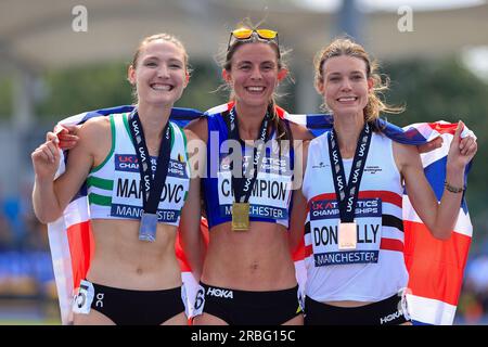 Manchester, Royaume-Uni. 09 juillet 2023. Jessica Warner-Judd célèbre sa médaille d'or au 5000m féminin avec Amy Eloise Markovc et Abbie Donnelly lors des Championnats du Royaume-Uni d'athlétisme à Manchester Regional Arena, Manchester, Royaume-Uni, le 9 juillet 2023 (photo de Conor Molloy/News Images) à Manchester, Royaume-Uni le 7/9/2023. (Photo de Conor Molloy/News Images/Sipa USA) crédit : SIPA USA/Alamy Live News Banque D'Images