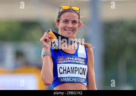 Manchester, Royaume-Uni. 09 juillet 2023. Jessica Warner-Judd célèbre sa médaille d'or au 5000m féminin lors des Championnats du Royaume-Uni d'athlétisme à Manchester Regional Arena, Manchester, Royaume-Uni, le 9 juillet 2023 (photo de Conor Molloy/News Images) à Manchester, Royaume-Uni le 7/9/2023. (Photo de Conor Molloy/News Images/Sipa USA) crédit : SIPA USA/Alamy Live News Banque D'Images