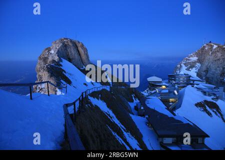 Oberhaupt, sommet du Mont Pilatus à l'heure bleue Banque D'Images