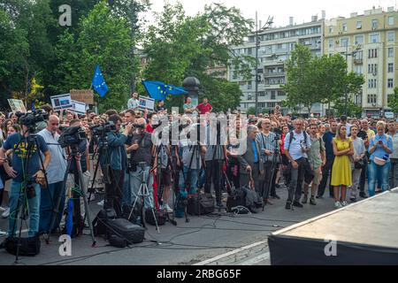 01 juillet 2023, Belgrade, Serbie, manifestation contre les violences déclenchées par des fusillades de masse dans l'école de Belgrade et Mladenovac , ville près de Belgrade Banque D'Images