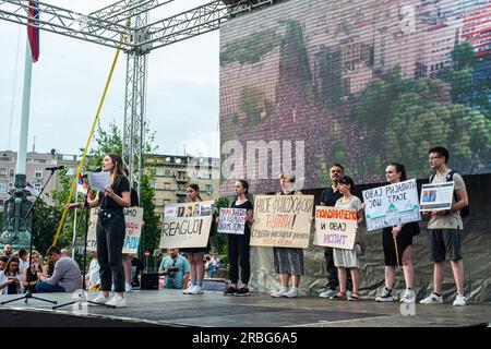 01 juillet 2023, Belgrade, Serbie, manifestation contre les violences déclenchées par des fusillades de masse dans l'école de Belgrade et Mladenovac , ville près de Belgrade Banque D'Images