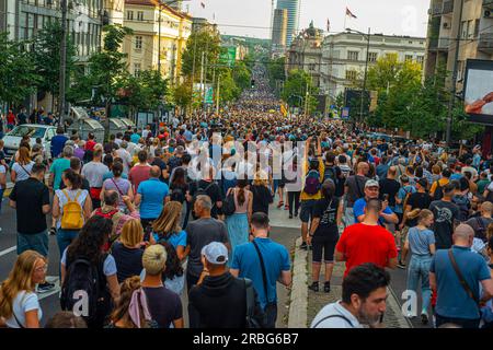 01 juillet 2023, Belgrade, Serbie, manifestation contre les violences déclenchées par des fusillades de masse dans l'école de Belgrade et Mladenovac , ville près de Belgrade Banque D'Images