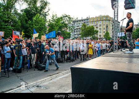 01 juillet 2023, Belgrade, Serbie, manifestation contre les violences déclenchées par des fusillades de masse dans l'école de Belgrade et Mladenovac , ville près de Belgrade Banque D'Images