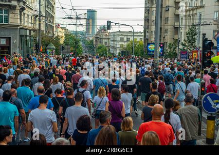 01 juillet 2023, Belgrade, Serbie, manifestation contre les violences déclenchées par des fusillades de masse dans l'école de Belgrade et Mladenovac , ville près de Belgrade Banque D'Images