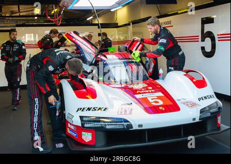 Circuit de Monza, Monza, Lombardie, Italie. 9 juillet 2023. Championnat du monde d'Endurance FIA 2023, 6 heures de Monza ; l'équipe Porsche Penske Motorsport attend la course crédit : action plus Sports/Alamy Live News Banque D'Images