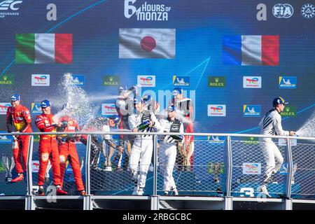 Circuit de Monza, Monza, Lombardie, Italie. 9 juillet 2023. Championnat du monde d'Endurance FIA 2023, 6 heures de Monza ; les vainqueurs du LMP célèbrent avec du champagne crédit : action plus Sports/Alamy Live News Banque D'Images