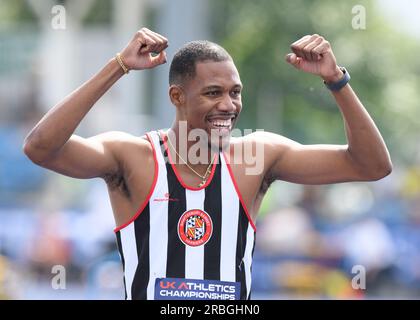 Manchester, Royaume-Uni. 08 juillet 2023. Manchester Regional Arena, Manchester, Royaume-Uni. Championnats nationaux d'athlétisme du Royaume-Uni 2023. Légende : Zharnel HUGHES célèbre sa victoire sur la finale du 200m hommes. Photo : Mark Dunn/Alamy Live News (Sport) crédit : Mark Dunn Photography/Alamy Live News Banque D'Images