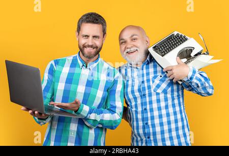 glad writer show vs contraste sur fond. photo de l'écrivain spectacle vs contraste Banque D'Images