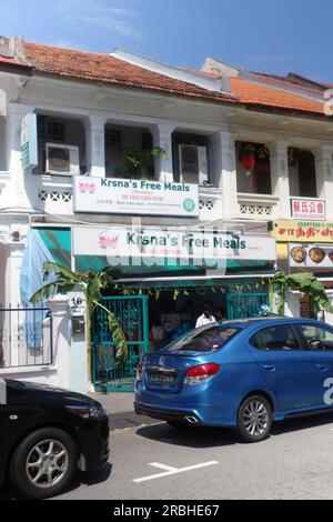 Repas gratuits de Ksrna pour les travailleurs migrants et autres dans le besoin, Little India, Singapour. Pas de MR ou PR Banque D'Images