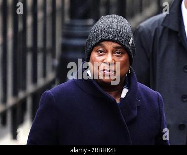 Photo de dossier datée du 29/03/23 de la baronne Doreen Lawrence arrivant à la Royal courts of Justice, au centre de Londres. La mère de Stephen Lawrence a déclaré au ministre de l'intérieur qu'elle reste « profondément préoccupée » par la lenteur des réformes concernant les policiers en service qui commettent des crimes graves. Date de parution : lundi 10 juillet 2023. Banque D'Images