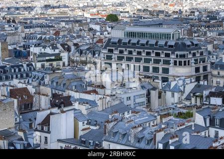 Paris, bâtiments typiques du Marais, vue depuis le centre Pompidou Banque D'Images