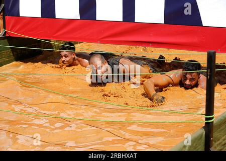 Ain Zhalta, Liban. 9 juillet 2023. Les participants prennent part à la course Hannibal dans la région d'Ain Zhalta, au Liban, le 9 juillet 2023. Crédit : Bilal Jawich/Xinhua/Alamy Live News Banque D'Images