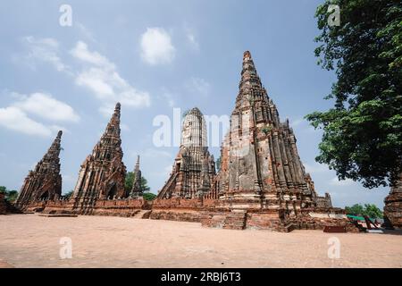 Tours prangs de Wat Chaiwatthanaram à Ayutthaya, Thaïlande. Ruines pittoresques du temple bouddhiste dans l'ancienne ville du Royaume Ayutthaya Siam. Thaila Banque D'Images