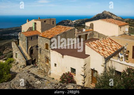 Village médiéval de montagne sur la côte, St Antonino, proche de LÎle-Rousse, Balagne, département de la haute-Corse, Corse, Mer Méditerranée, France Banque D'Images