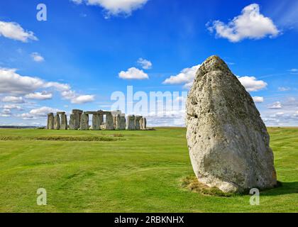 The Heel Stone à Stonehenge, Wiltshire, Angleterre, Royaume-Uni Banque D'Images