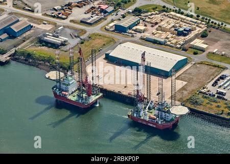 Une image aérienne des plates-formes pétrolières amarrées au port de Middlebrough sur la rivière Tees, Teeside, nord-est de l'Angleterre, royaume-uni Banque D'Images