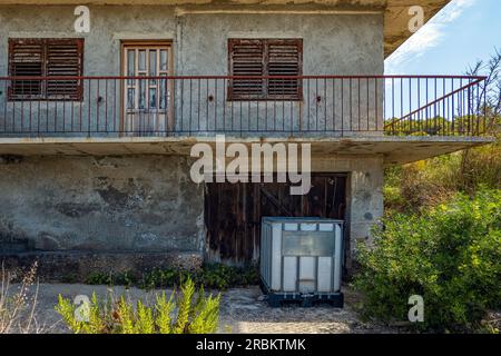 Détail de la maison abandonnée au village de Zatoglav, Croatie, Europe Banque D'Images
