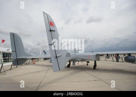 ISTANBUL, TURKIYE - 08 OCTOBRE 2022 : exposition de Tai Aksungur UAV dans l'Airshow d'Istanbul à l'aéroport Ataturk d'Istanbul Banque D'Images
