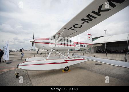 ISTANBUL, TURKIYE - 08 OCTOBRE 2022 : exposition privée du Cessna 185 Skywagon (18502710) à Istanbul Airshow à l'aéroport Ataturk d'Istanbul Banque D'Images