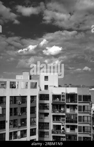 La ville d'affaires de Chengdu en noir et blanc. Banque D'Images