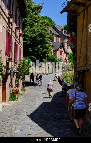 France, Aveyron (12), Conques, labellisés plus beaux villages de France, étape sur le Camino de Santiago Banque D'Images