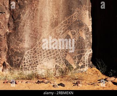 Gravure rupestres dans désert du Sahara, Tadrart, Algérie Banque D'Images