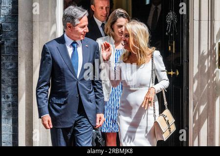 Londres, Royaume-Uni. 10 juillet 2023. Antony Blinken, secrétaire d'État américain part avec l'ambassadrice américaine à Londres, Jane Hartley - le président américain Joe Biden rend visite au Premier ministre britannique Rishi Sunak à Downing Street. Crédit : Guy Bell/Alamy Live News Banque D'Images