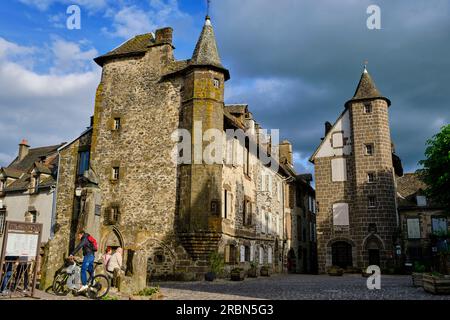 France, Cantal, Parc naturel régional des Volcans d'Auvergne, Salers, labellisés les plus beaux villages de France Banque D'Images