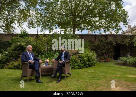 Londres, Royaume-Uni. 10 juillet 2023. Le président AMÉRICAIN Joe Biden rencontre le Premier ministre du Royaume-Uni, Rishi Sunak, au 10 Downing Street à Londres, en Angleterre, le lundi 10 juillet 2023. Biden effectue une courte visite pour rencontrer le Premier ministre Rishi Sunak et le roi Charles III pour la première fois depuis son couronnement en mai, avant le sommet de l'OTAN de 2023 à Vilnius, en Lituanie. Photo Simon Walker/No 10 Downing Street/ crédit : UPI/Alamy Live News Banque D'Images