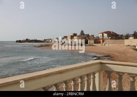 Le balcon, Punta Secca, Sicile, Italie, rendu célèbre comme Marinella dans la série inspecteur Montalbano détective Banque D'Images