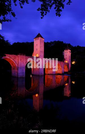 France, Lot (46), Cahors, le pont Valentré, pont fortifié du 14e siècle, classé au patrimoine mondial de l'UNESCO Banque D'Images