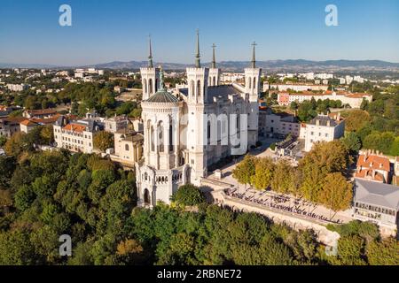 Vue aérienne de la Basilique notre-Dame de Fourvière, 5e arrondissement de Lyon, Lyon, Rhône, France, Europe Banque D'Images