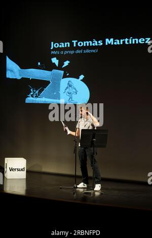 Joan Tomàs Martínez, récital de poésie, festival Versud Poètica, Santanyí, Majorque, Îles Baléares, Espagne. Banque D'Images