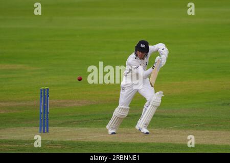 Chester le Street, 10 juillet 2023. Grant Roelofsen bat pour le Gloucestershire contre Durham Cricket dans le LV= County Championship Division Two match à Seat unique, Riverside, Chester le Street. Crédit : Colin Edwards/Alamy Live News Banque D'Images